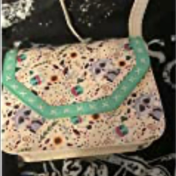 NWT Loungefly Disney Pocahontas Meeko & Flit Crossbody - Picture 4 of 4